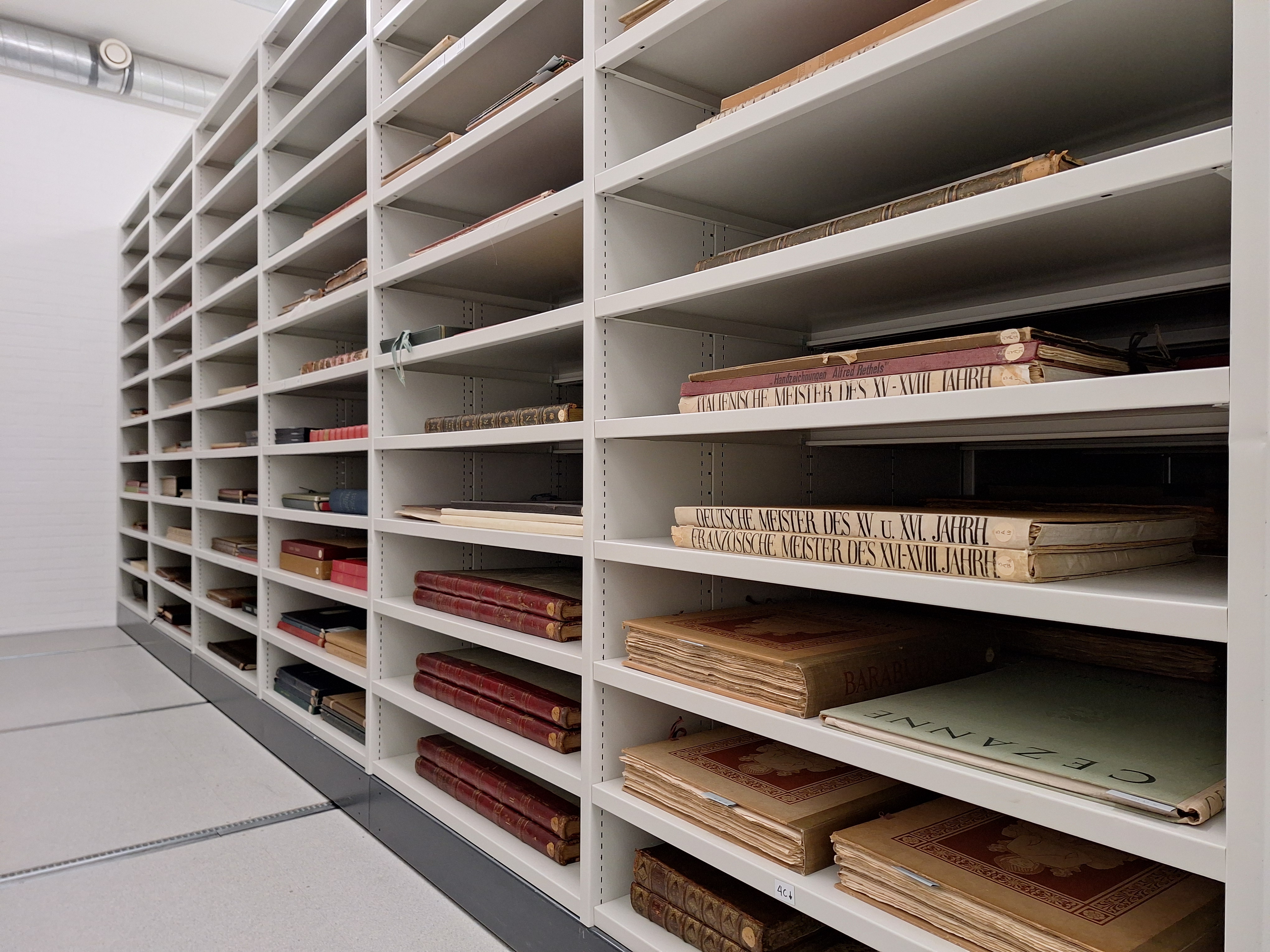 Herplaatsing en omnummering Bijzondere Collecties Bibliotheek